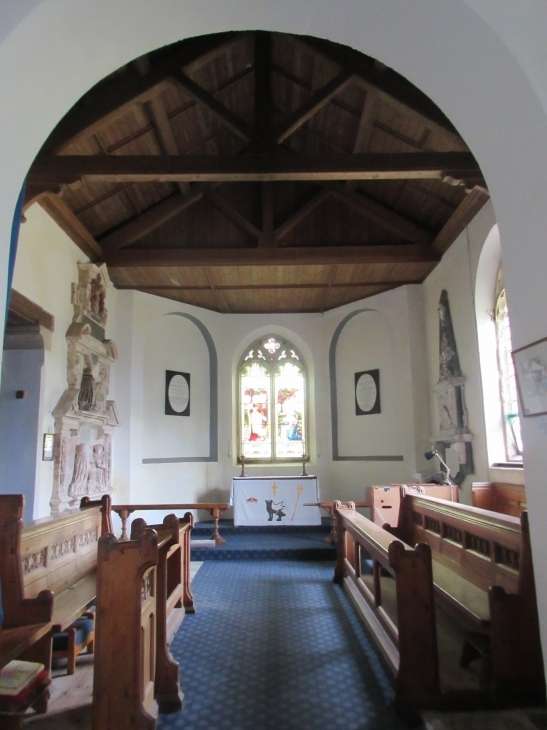 St Vedast, Tathwell interior